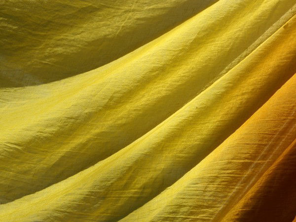 Tissu jaune